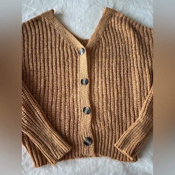 Moon & Madison Camel Knit Cardigan Size Small - Picture 2 of 6